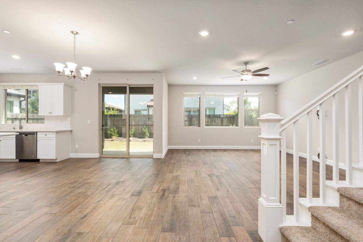 1396 E Via Prato Dr, Fresno, CA 93730