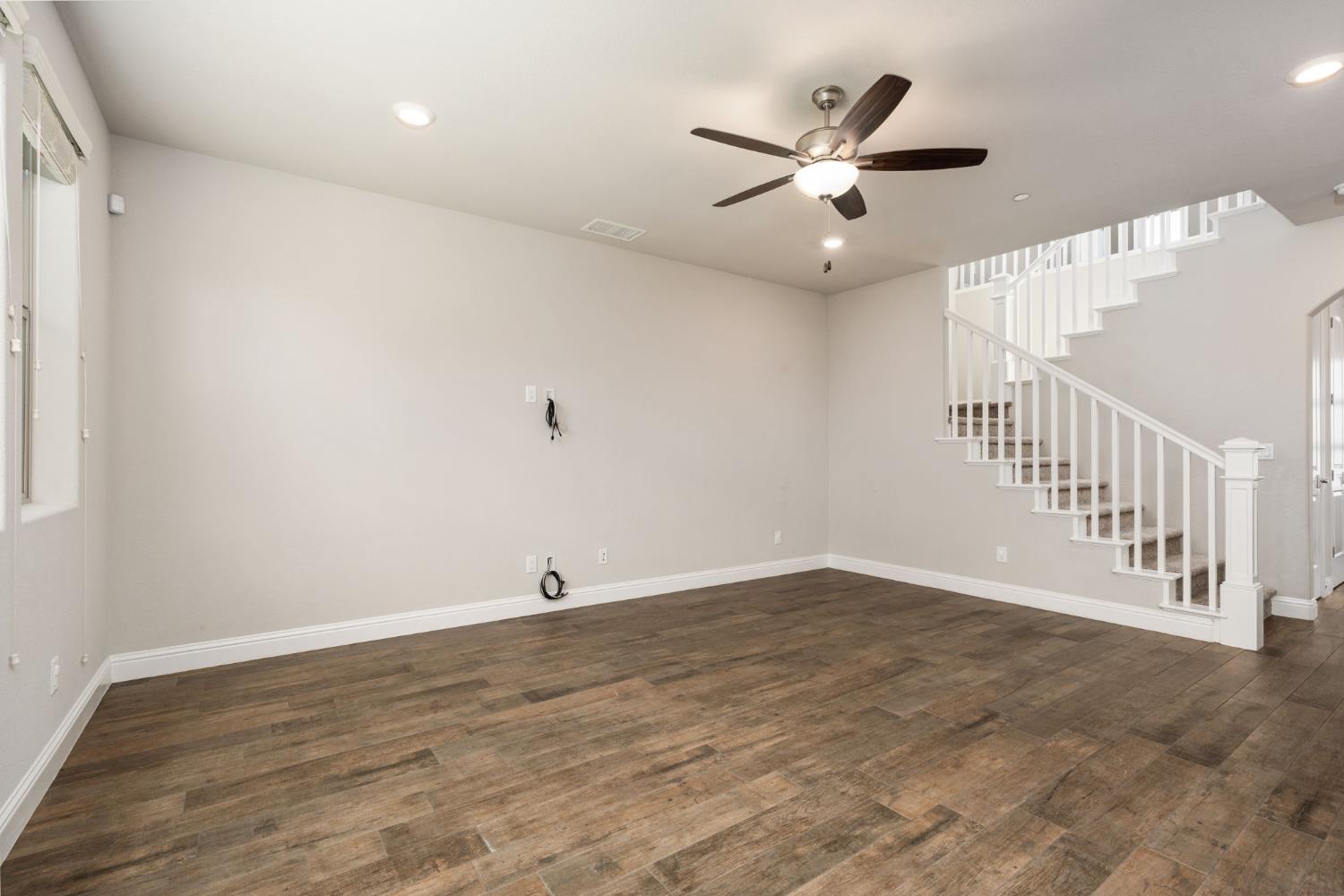 1396 E Via Prato Dr, Fresno, CA 93730