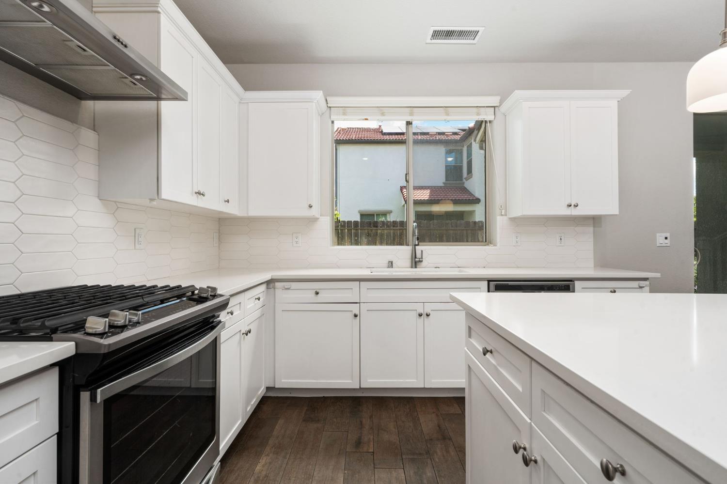 1396 E Via Prato Dr, Fresno, CA 93730