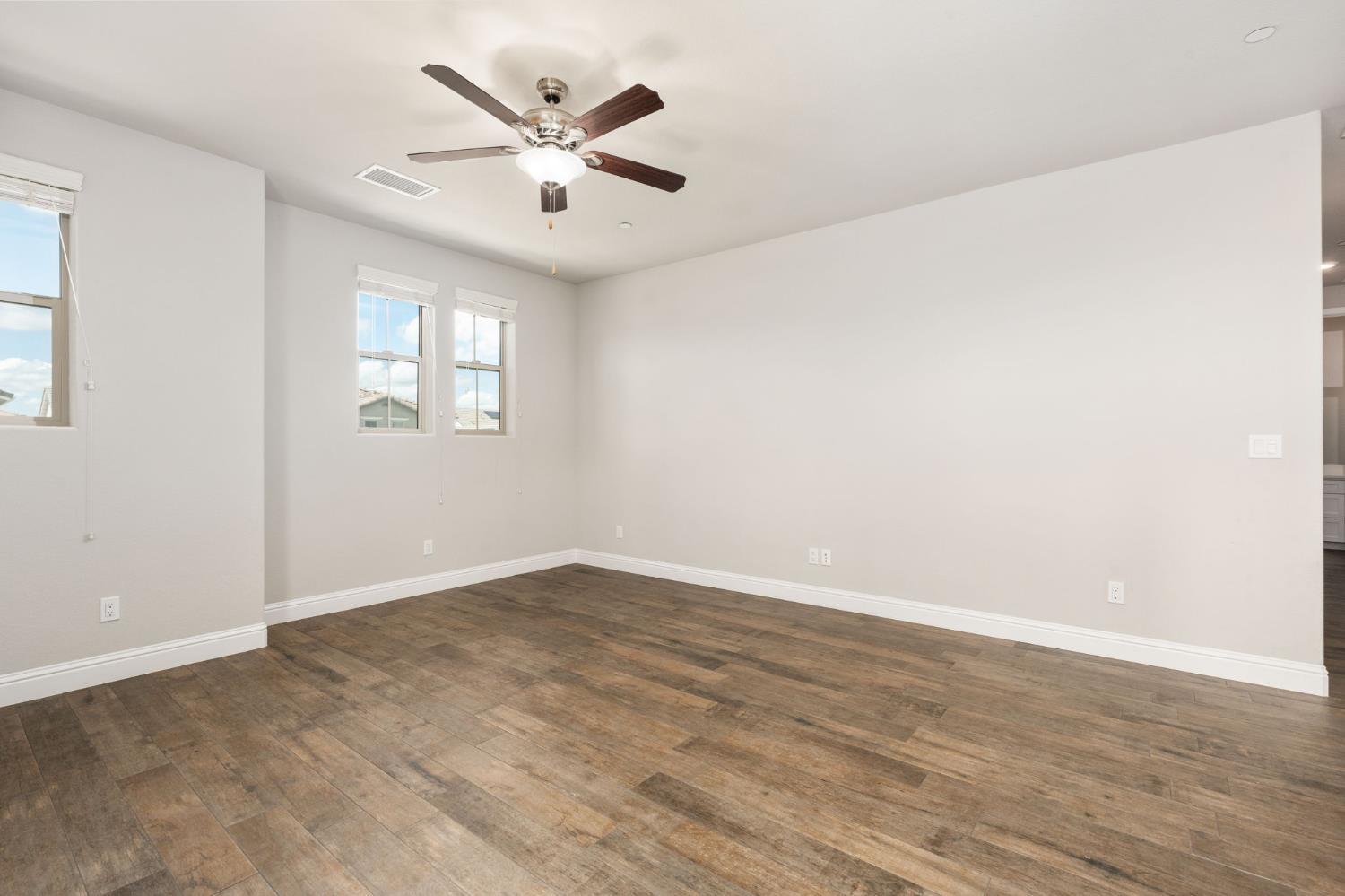 1396 E Via Prato Dr, Fresno, CA 93730