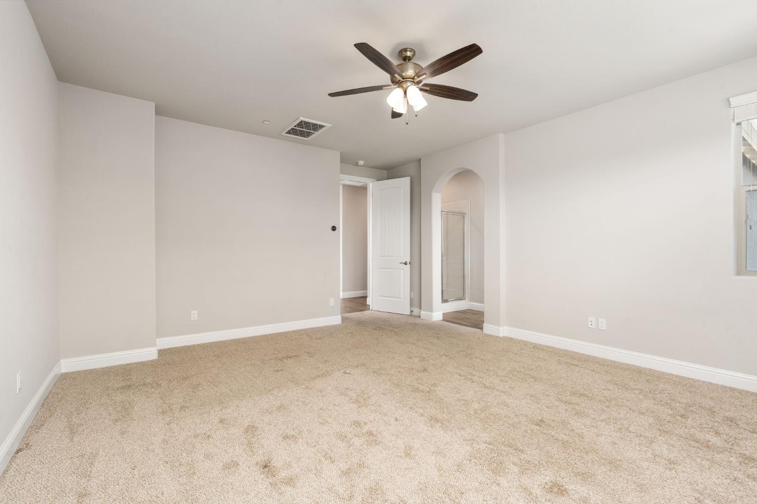 1396 E Via Prato Dr, Fresno, CA 93730