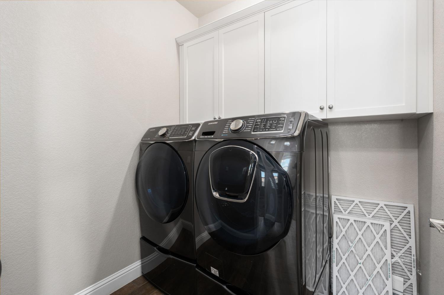 1396 E Via Prato Dr, Fresno, CA 93730