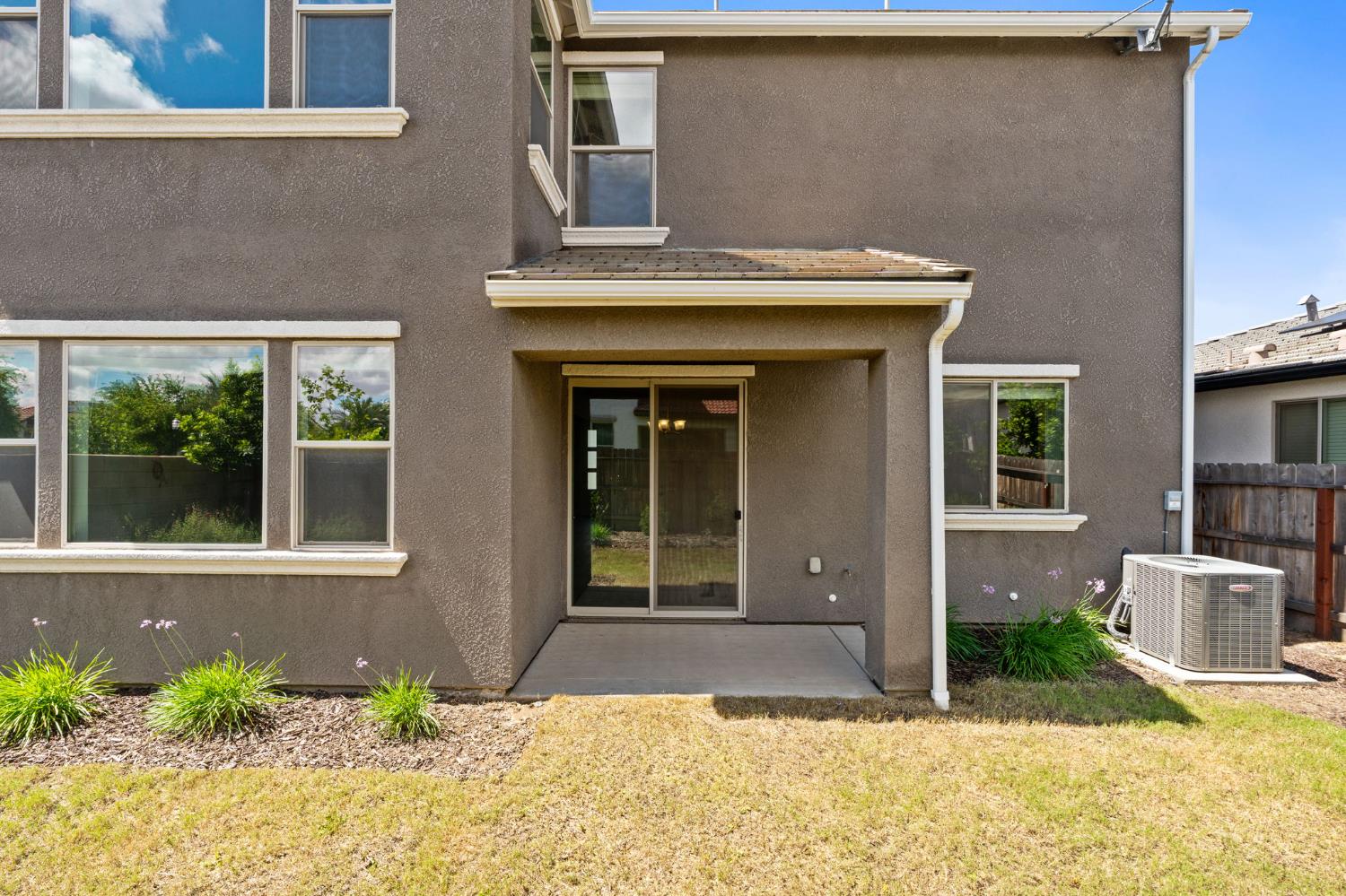 1396 E Via Prato Dr, Fresno, CA 93730