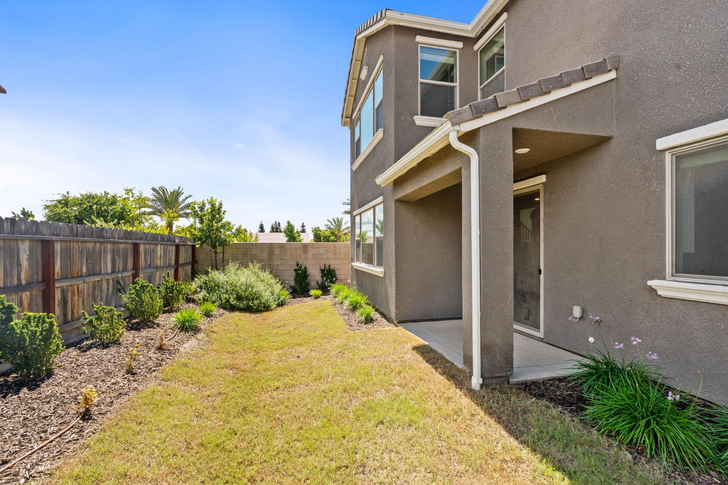 1396 E Via Prato Dr, Fresno, CA 93730