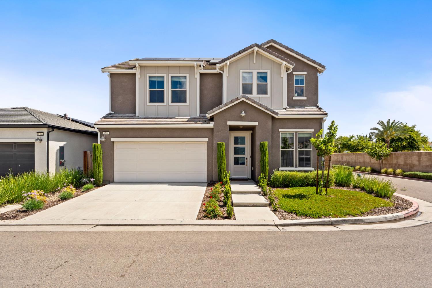 1396 E Via Prato Dr, Fresno, CA 93730