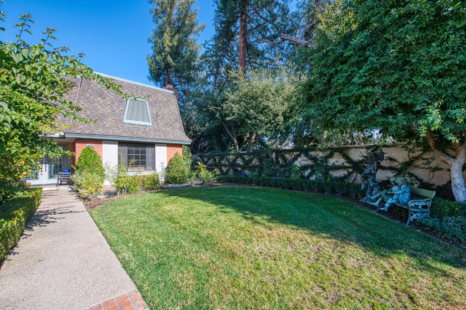 2806 W Kensington Ln, Fresno, CA 93711