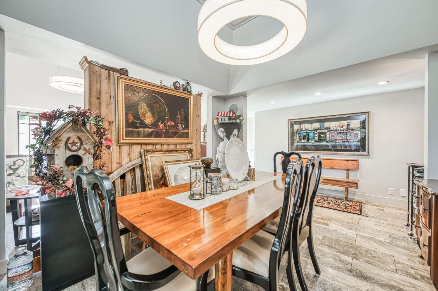 2806 W Kensington Ln, Fresno, CA 93711