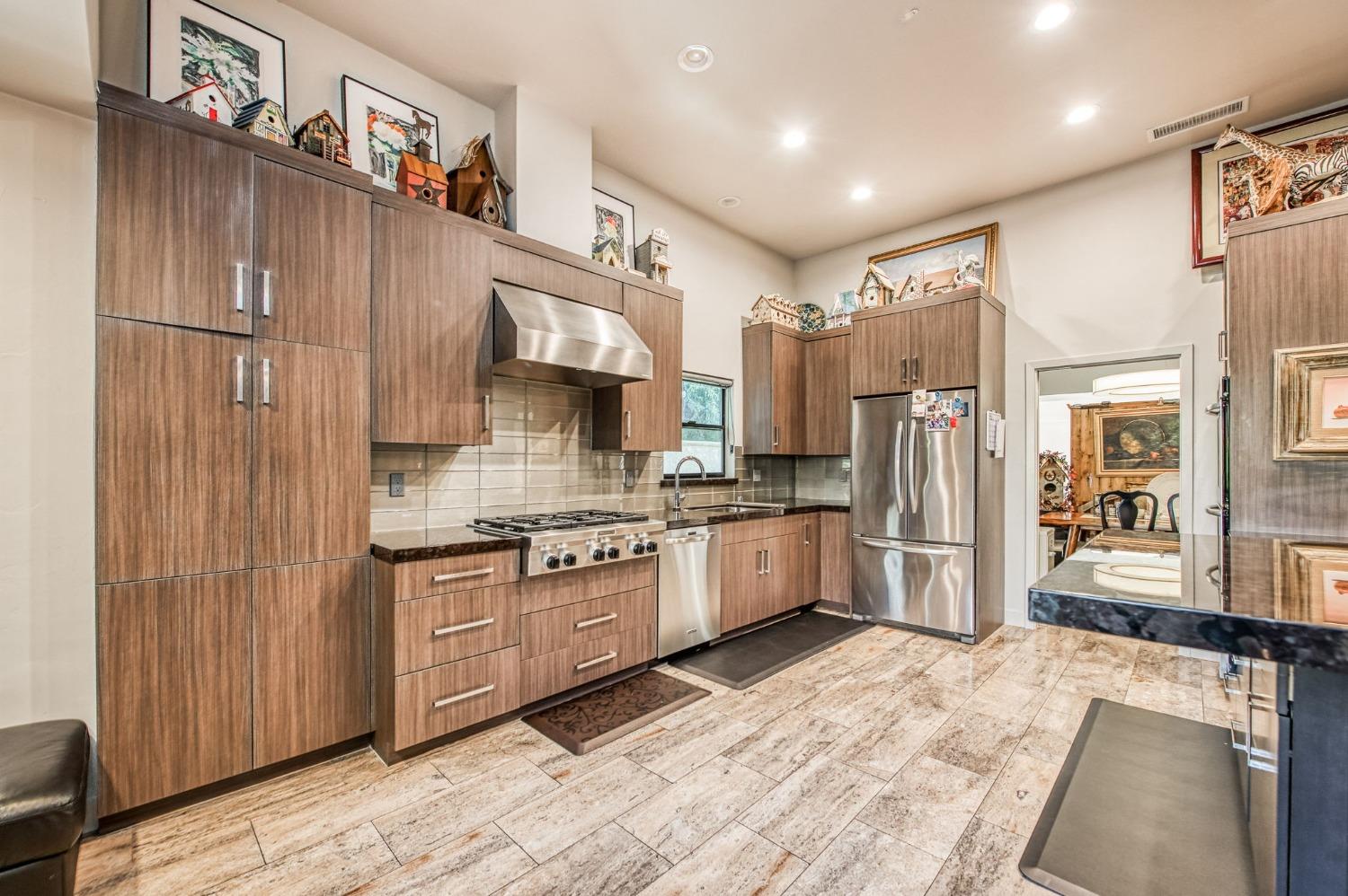 2806 W Kensington Ln, Fresno, CA 93711