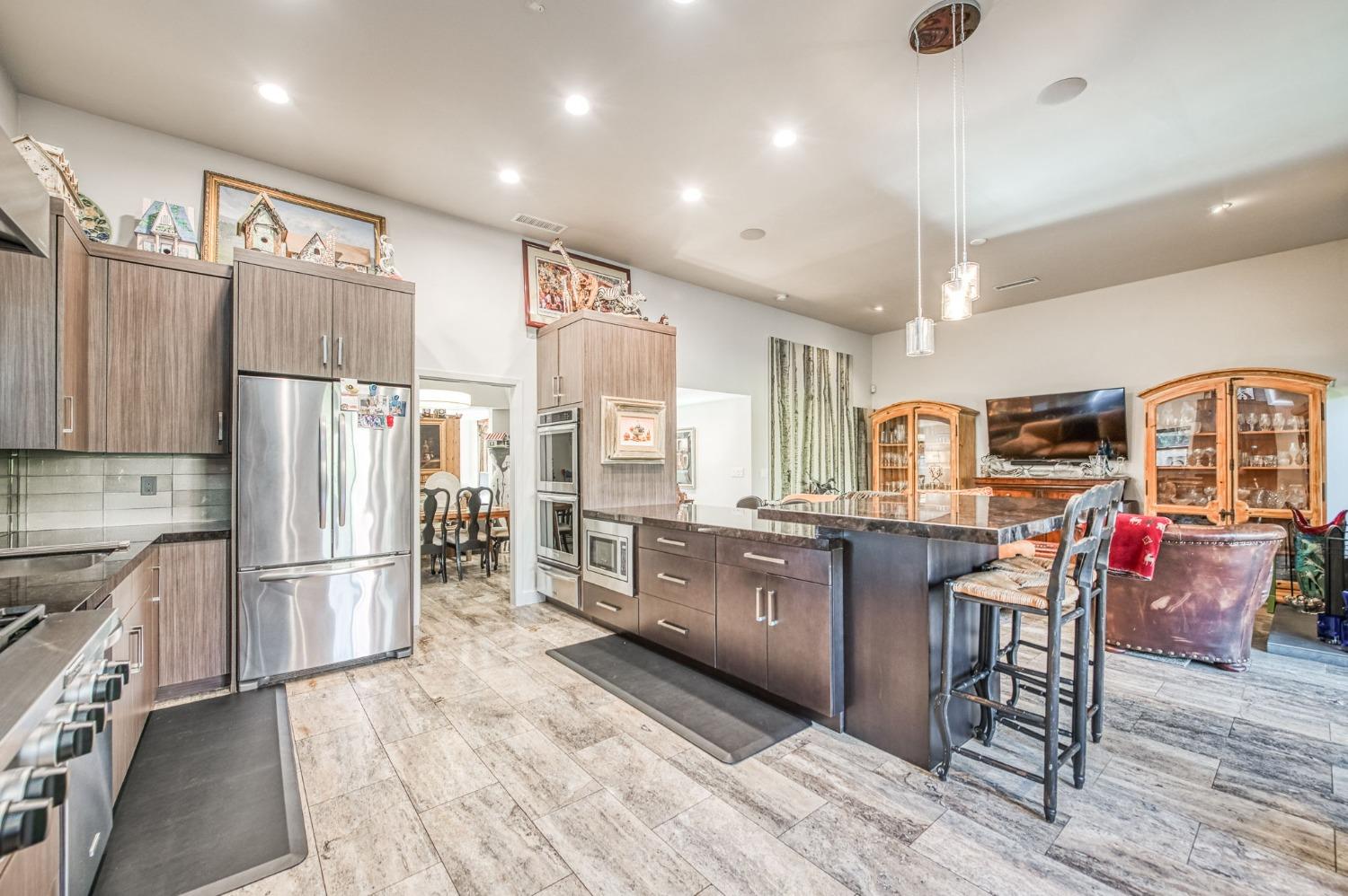 2806 W Kensington Ln, Fresno, CA 93711