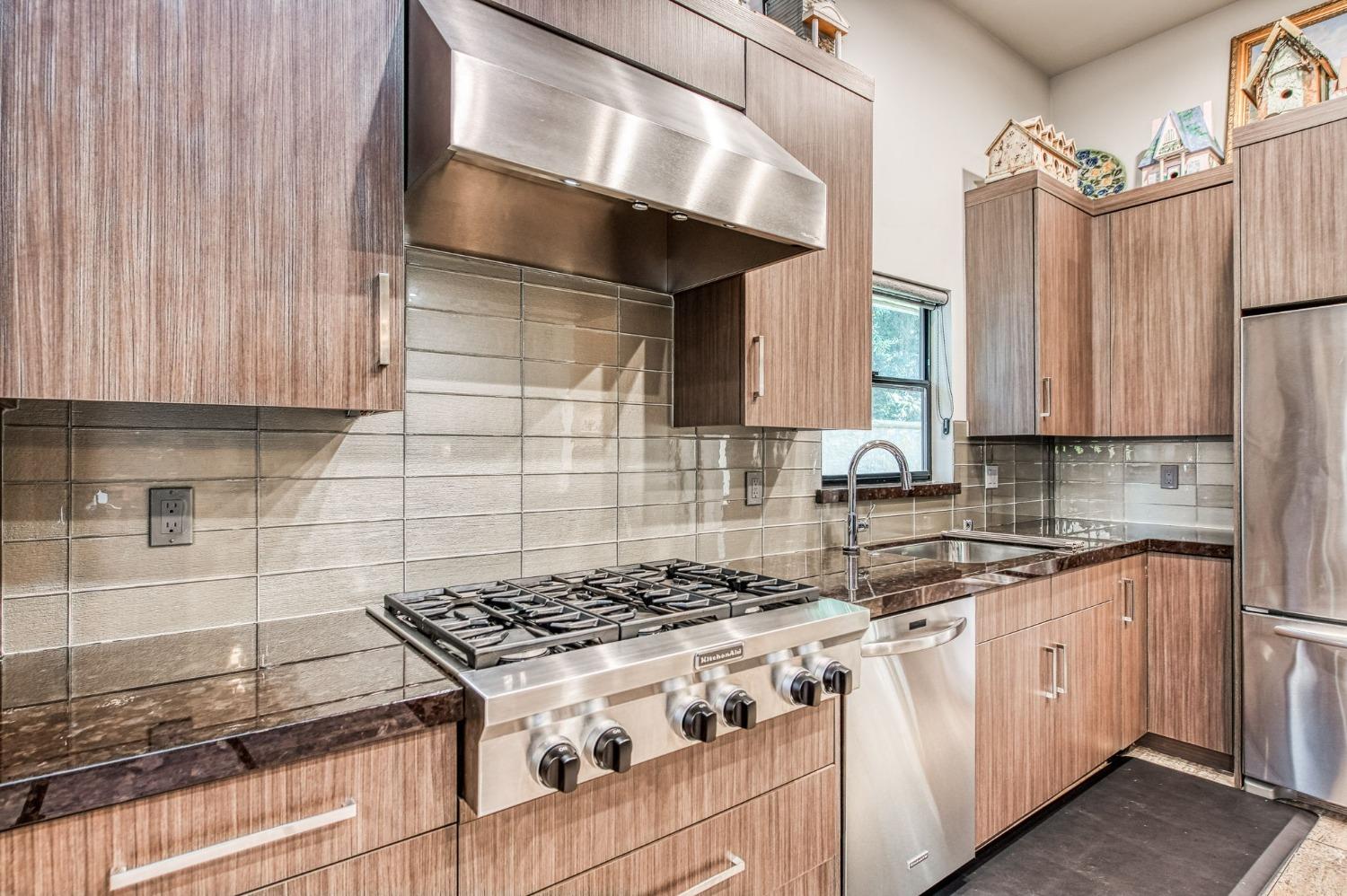 2806 W Kensington Ln, Fresno, CA 93711