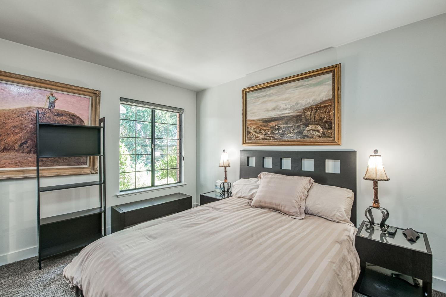 2806 W Kensington Ln, Fresno, CA 93711