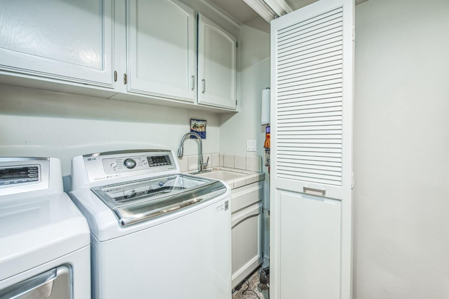 2806 W Kensington Ln, Fresno, CA 93711