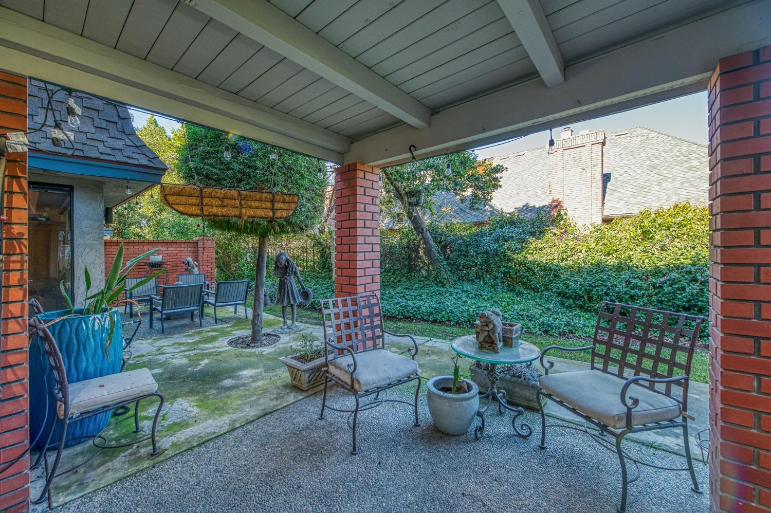 2806 W Kensington Ln, Fresno, CA 93711