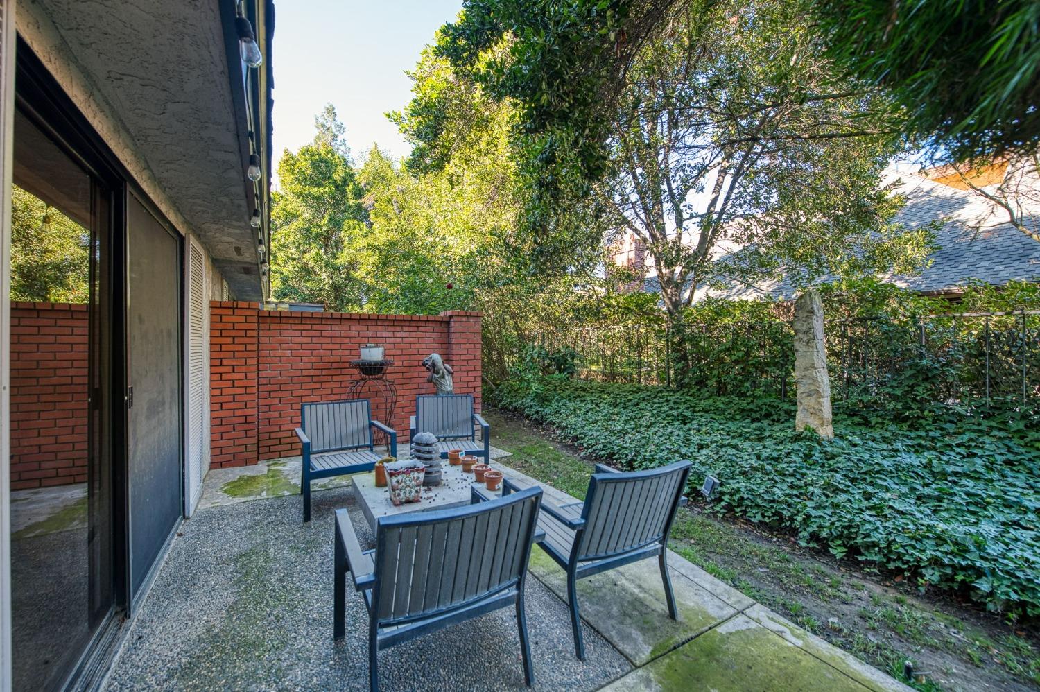 2806 W Kensington Ln, Fresno, CA 93711