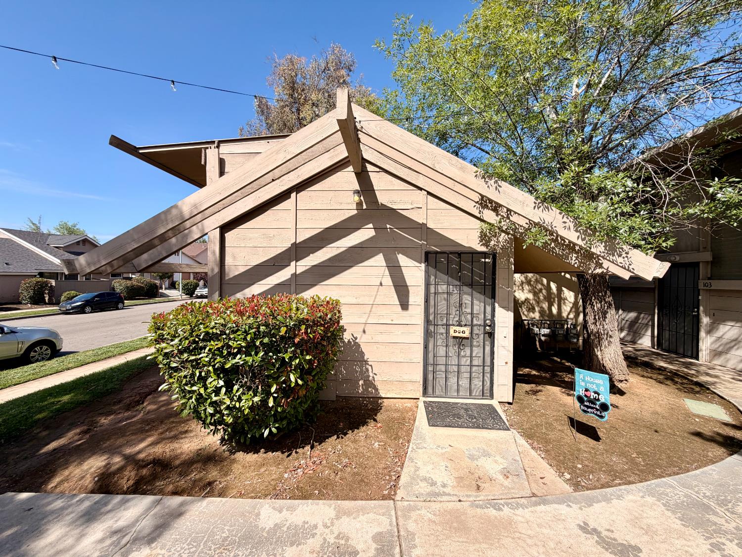 366 E El Paso Ave #101, Fresno, CA 93720