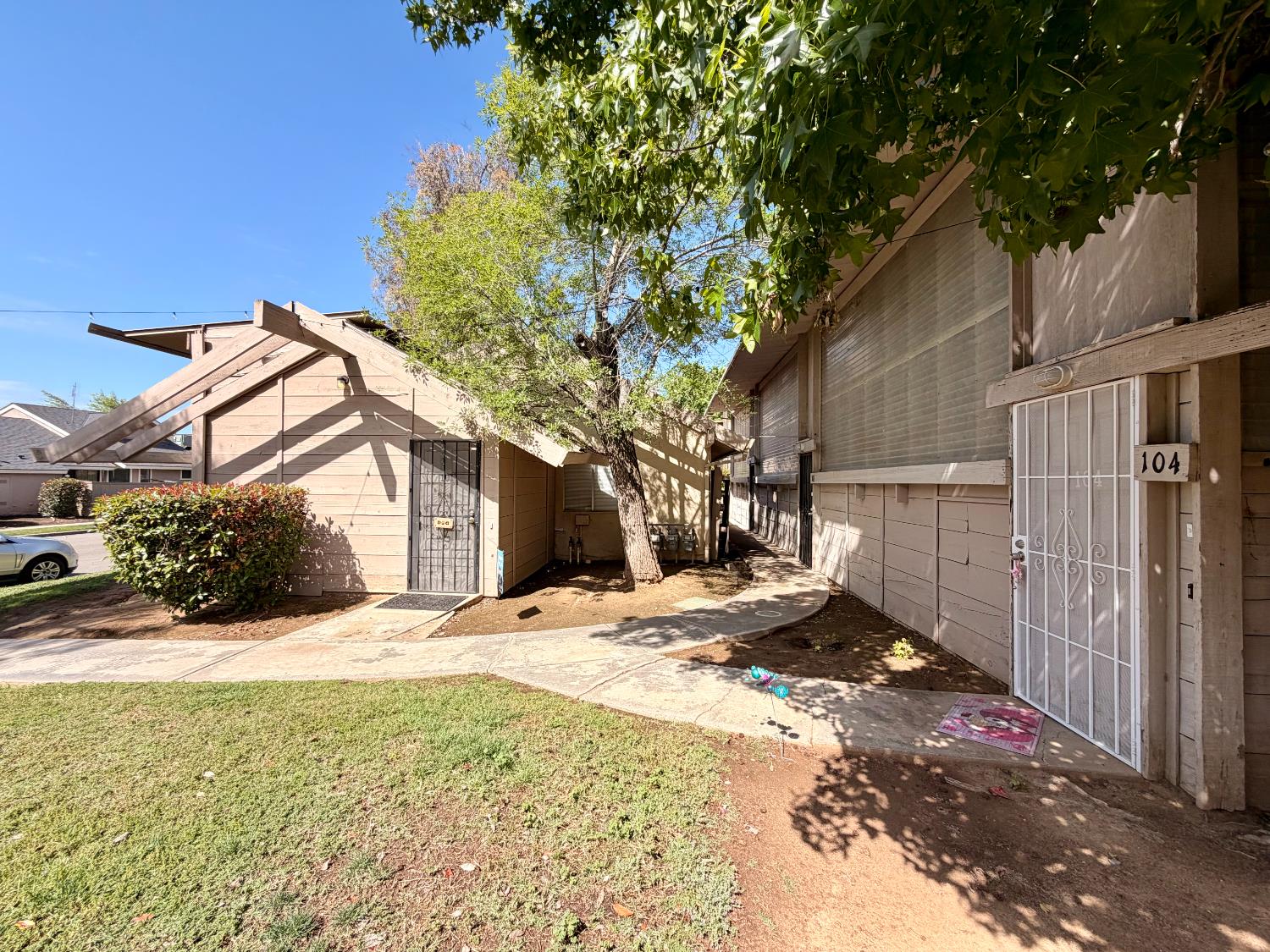 366 E El Paso Ave #101, Fresno, CA 93720