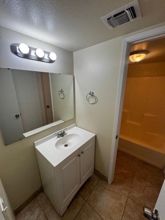 366 E El Paso Ave #101, Fresno, CA 93720