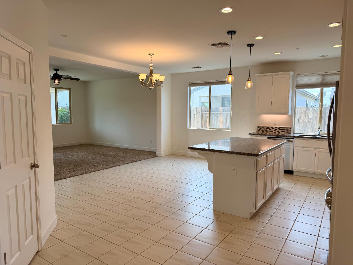 937 Lindsay, Clovis, CA 93619