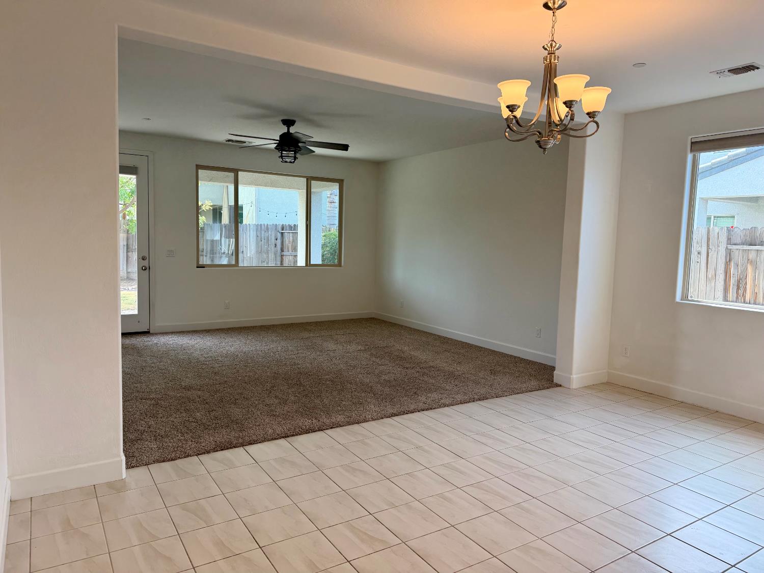 937 Lindsay, Clovis, CA 93619