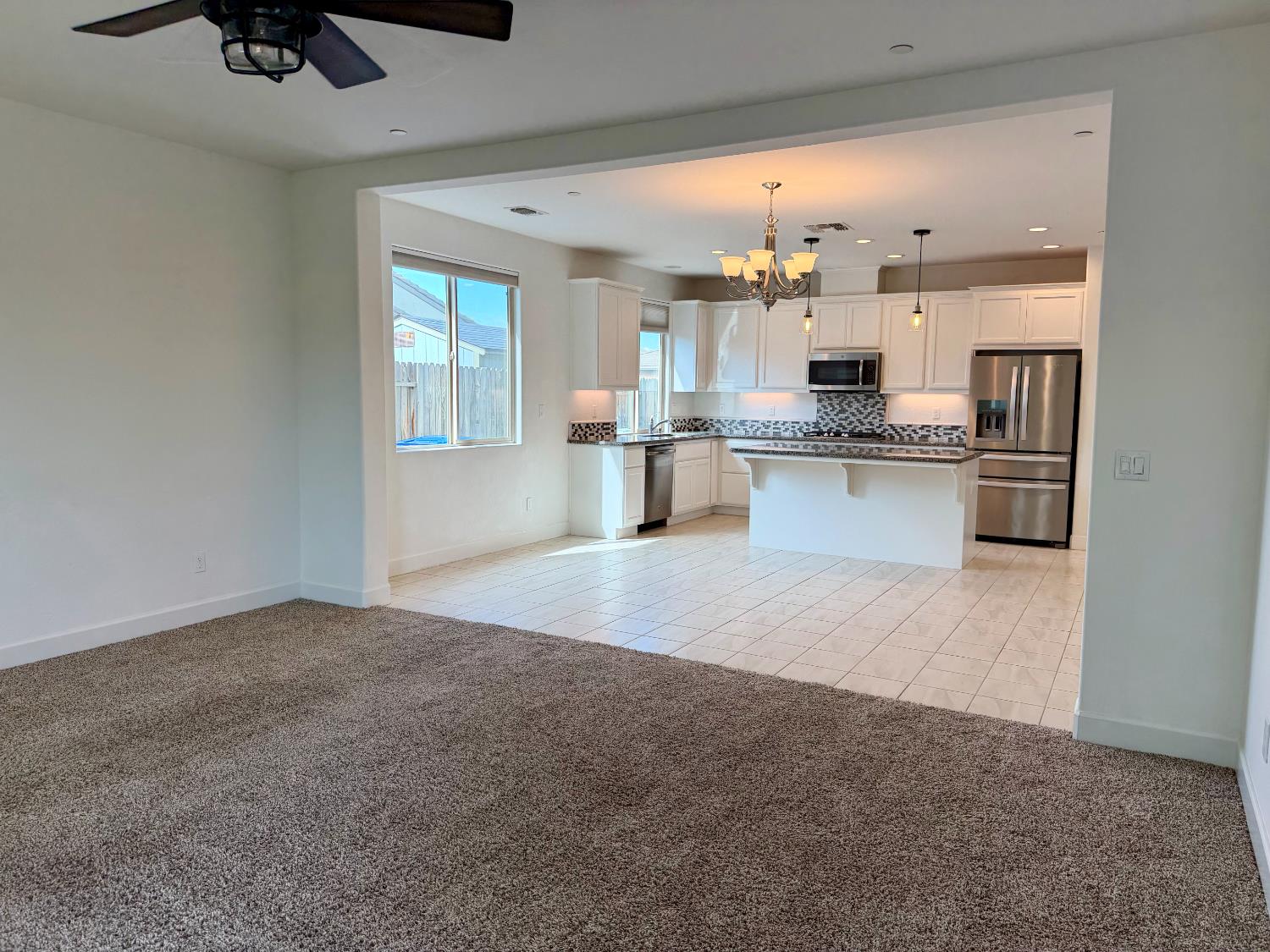 937 Lindsay, Clovis, CA 93619