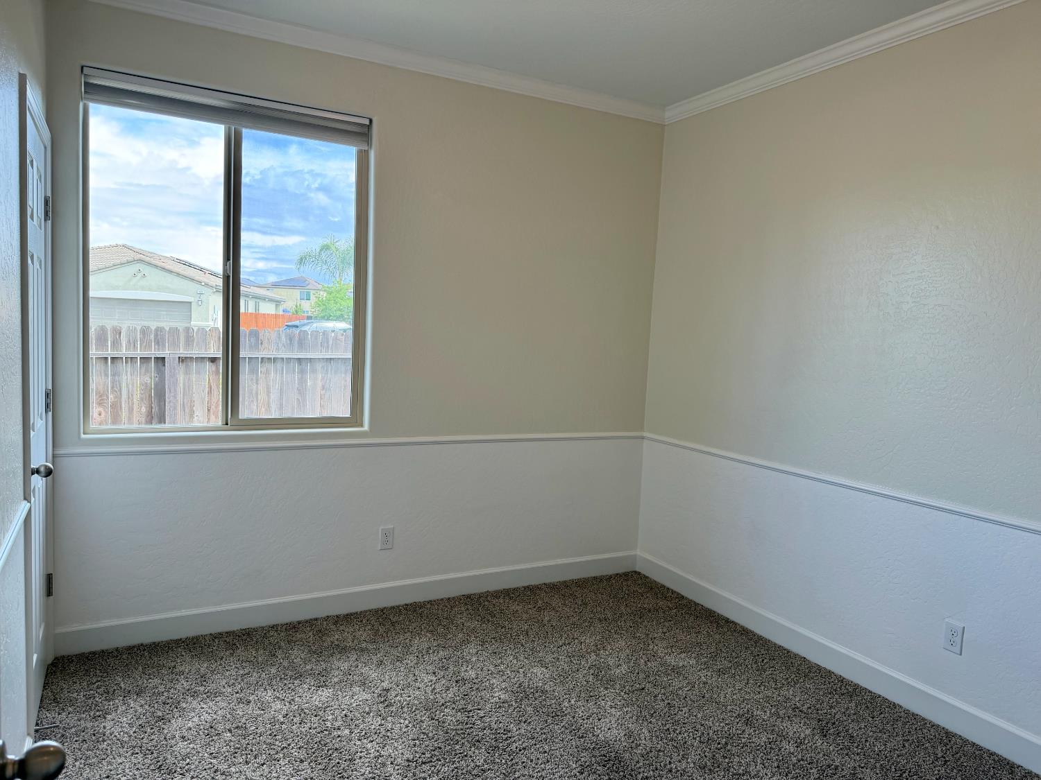 937 Lindsay, Clovis, CA 93619