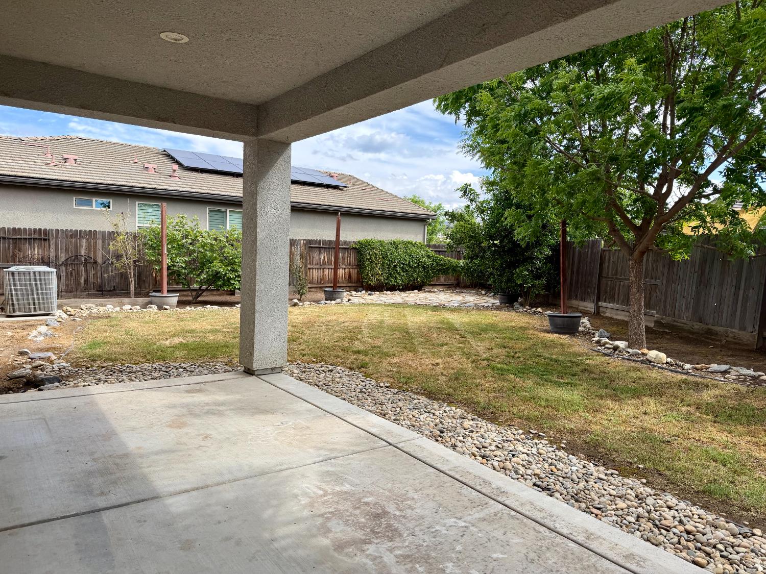 937 Lindsay, Clovis, CA 93619