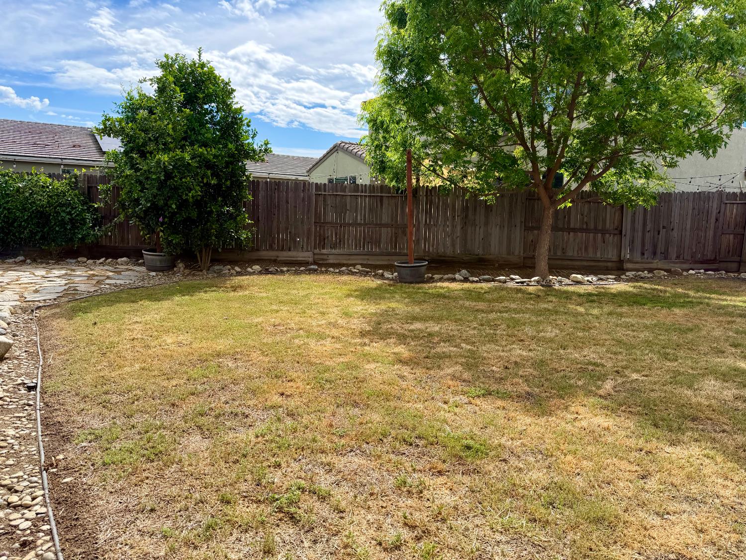 937 Lindsay, Clovis, CA 93619