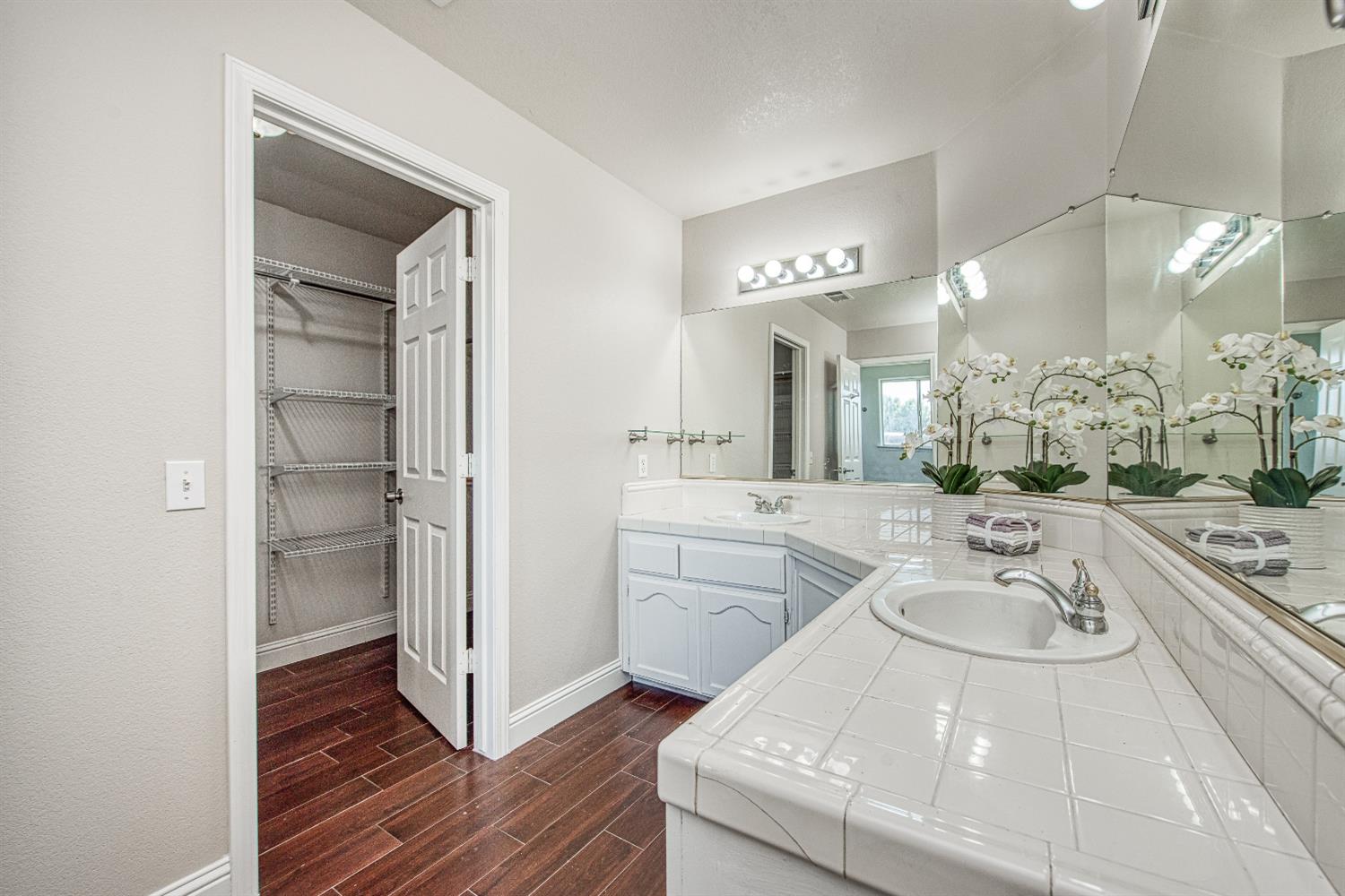 5358 W Clinton Ave, Fresno, CA 93722