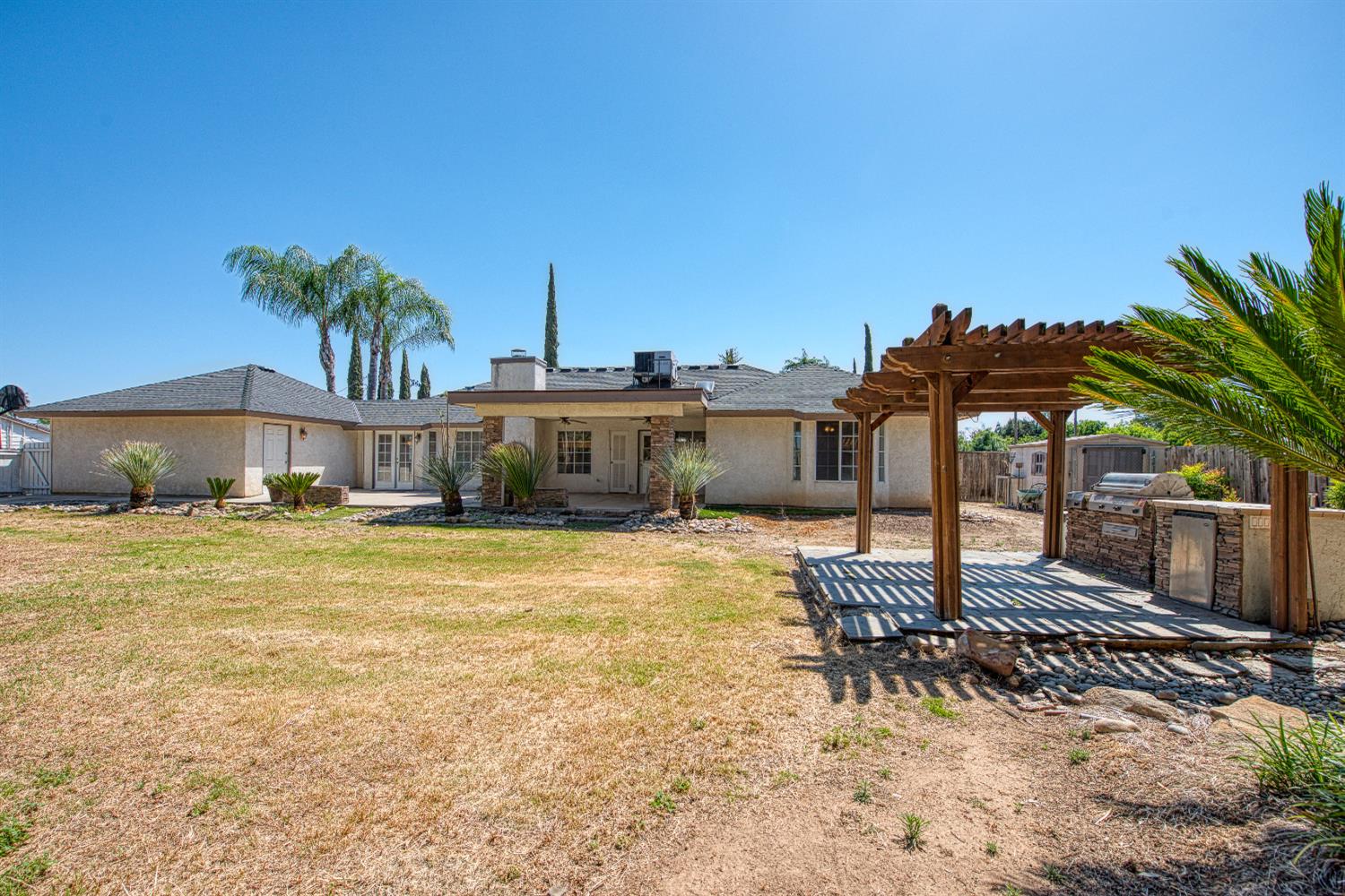 5358 W Clinton Ave, Fresno, CA 93722