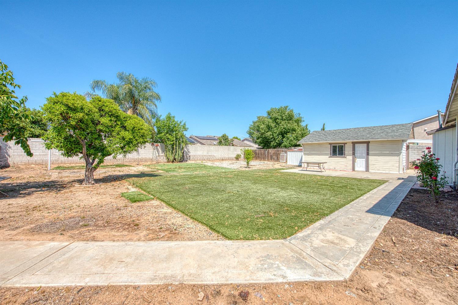 5358 W Clinton Ave, Fresno, CA 93722