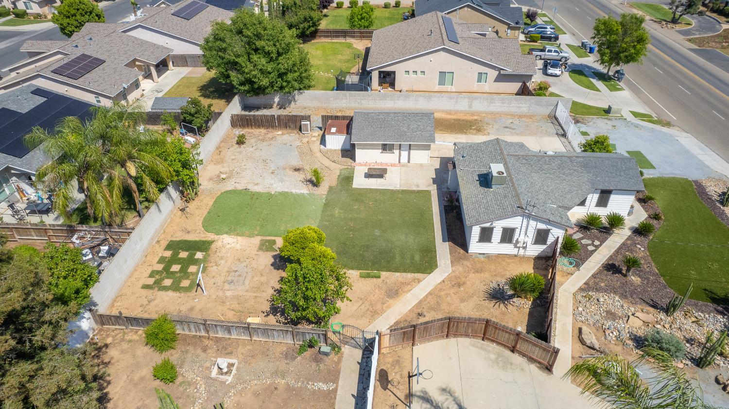 5358 W Clinton Ave, Fresno, CA 93722