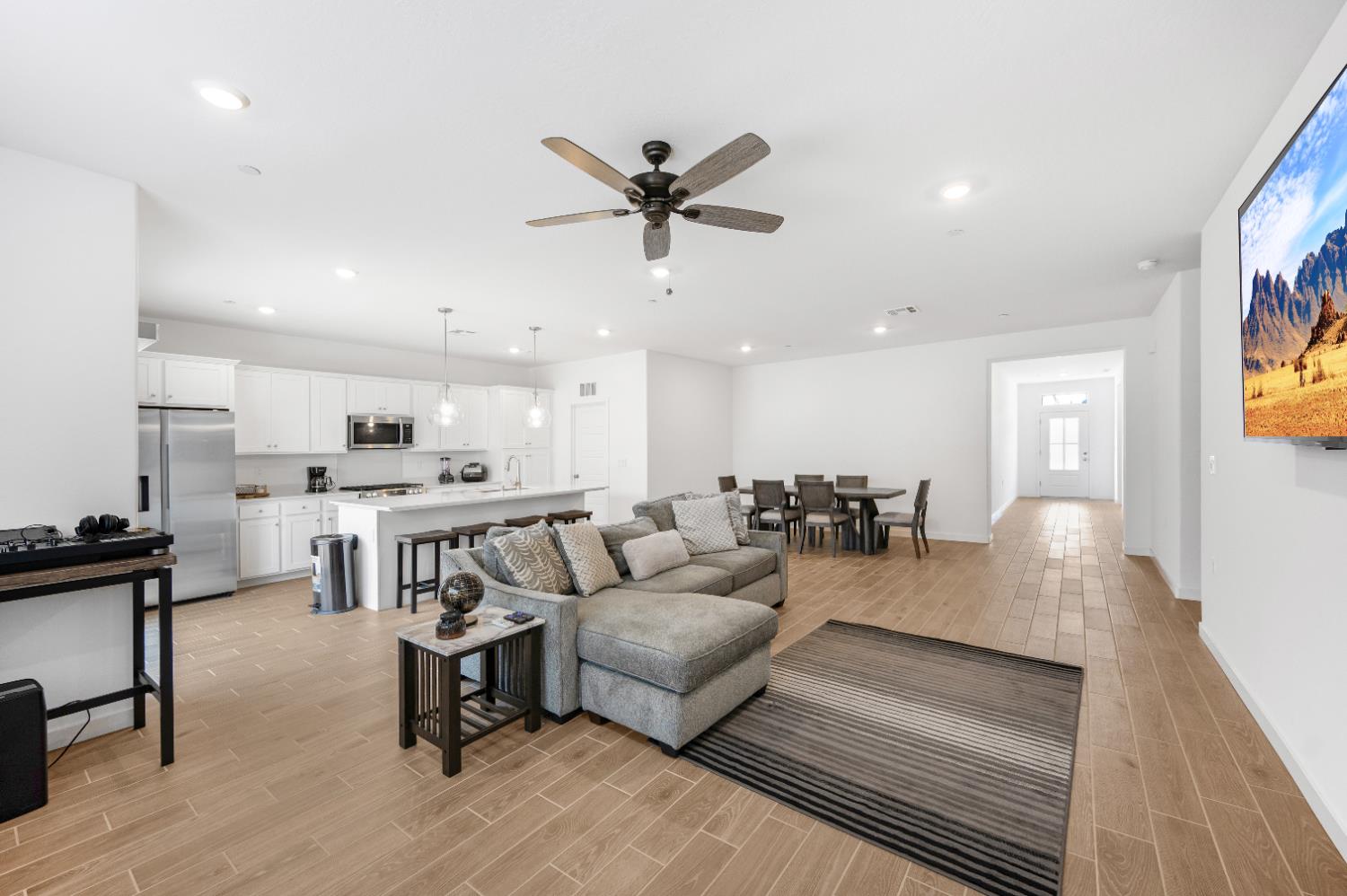 4457 Joaquin Ave, Clovis, CA 93619