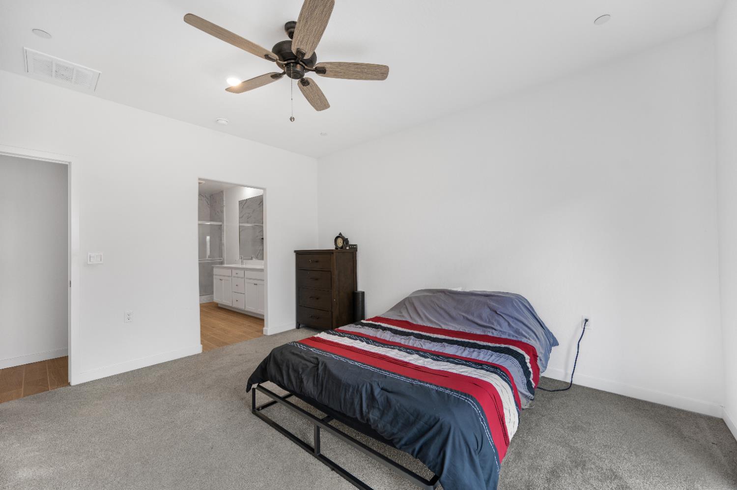 4457 Joaquin Ave, Clovis, CA 93619