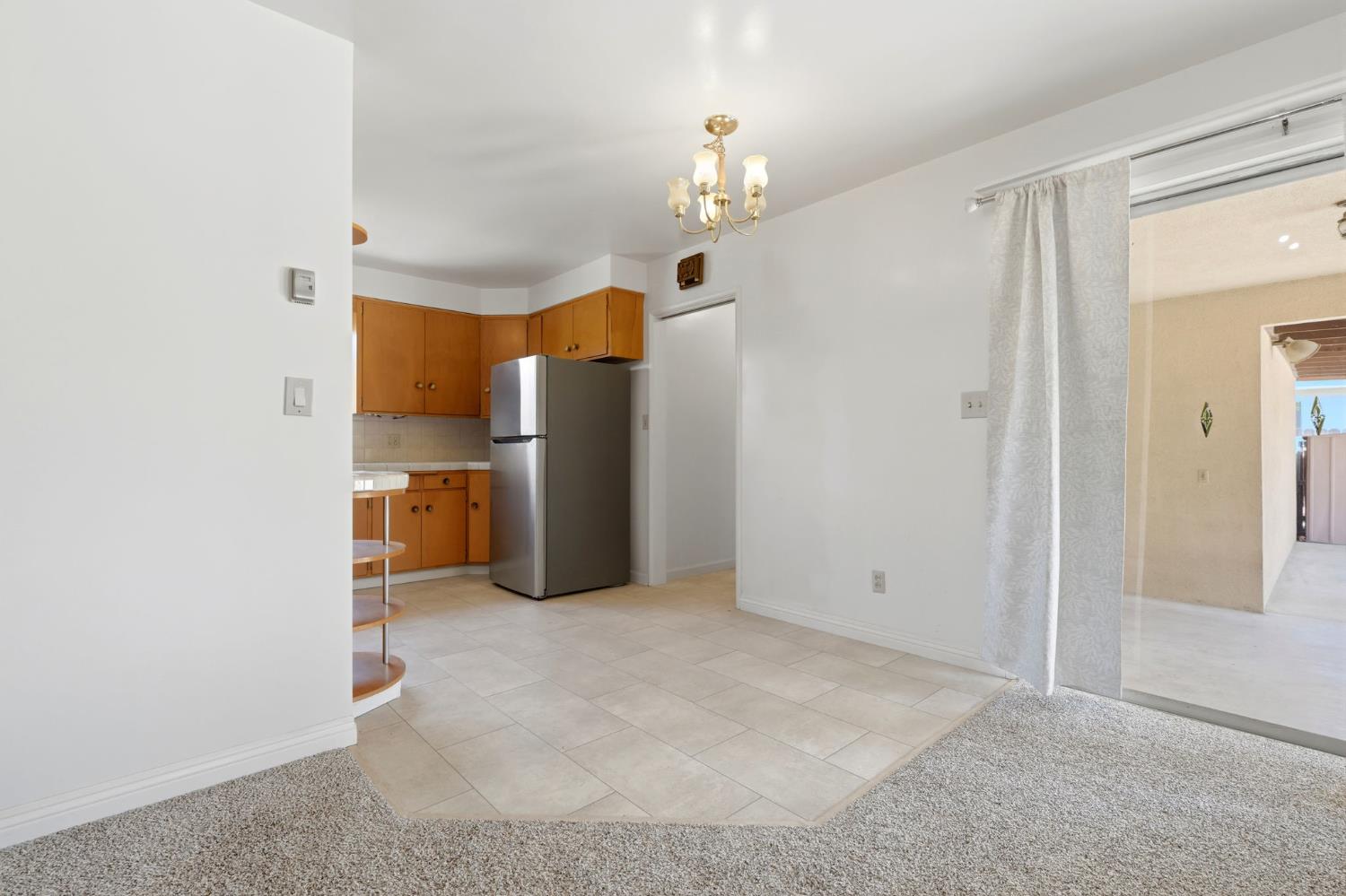 293 W Ponderosa Ave, Reedley, CA 93654