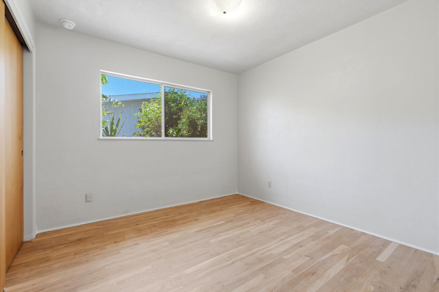 293 W Ponderosa Ave, Reedley, CA 93654