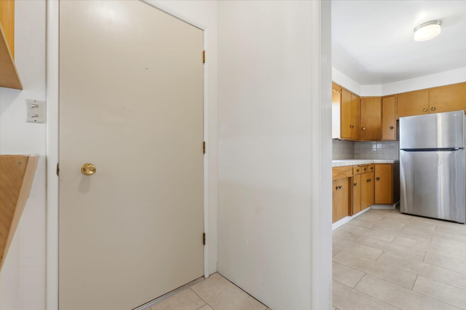 293 W Ponderosa Ave, Reedley, CA 93654