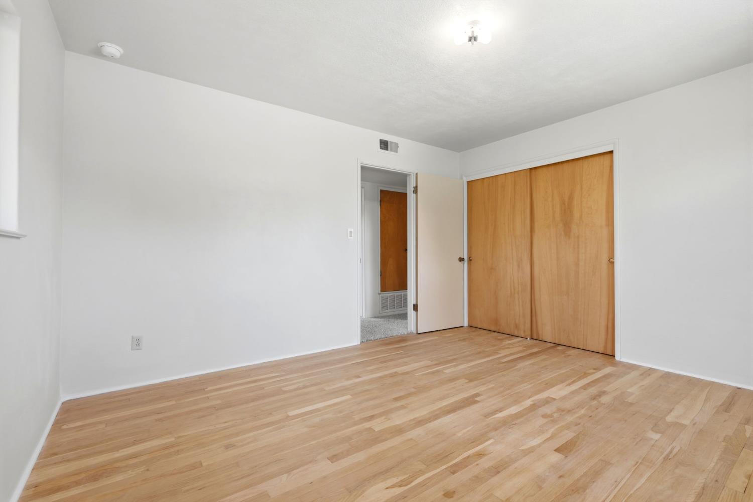 293 W Ponderosa Ave, Reedley, CA 93654