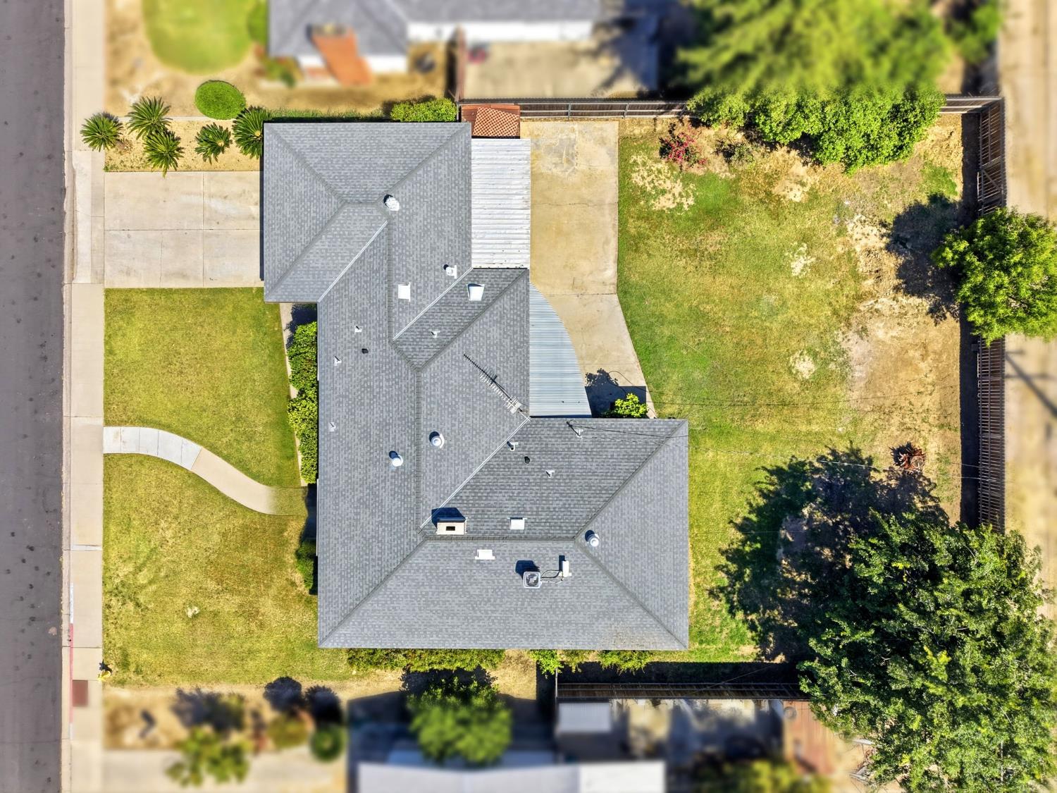 293 W Ponderosa Ave, Reedley, CA 93654