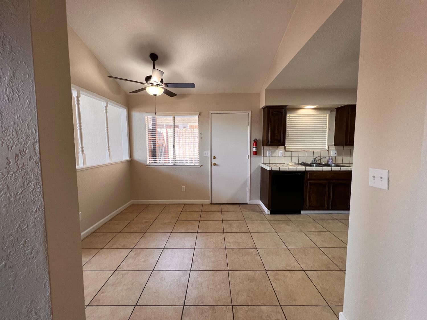 3136 W Austin 101 & 102 Way, Fresno, CA 93722