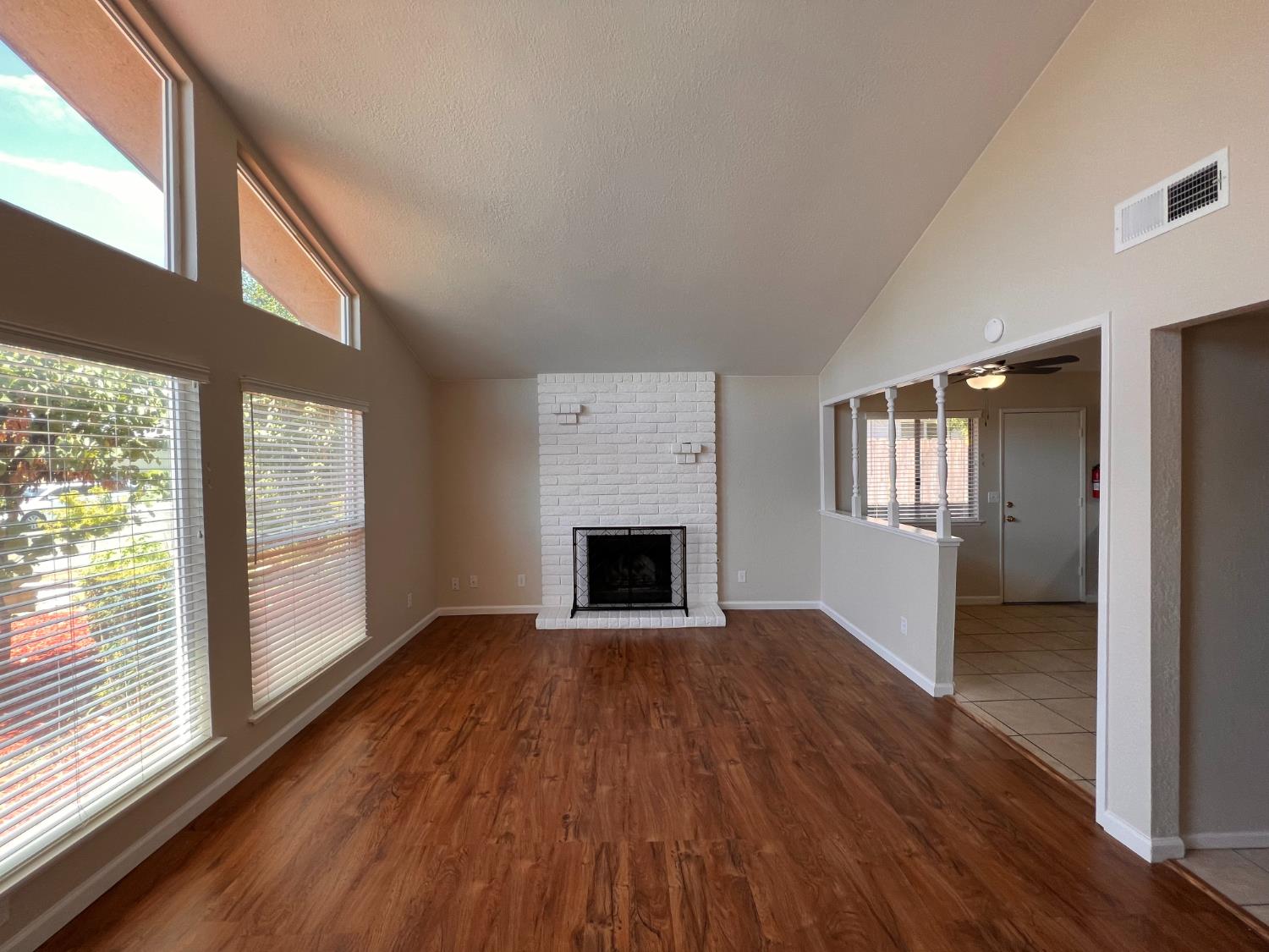 3136 W Austin 101 & 102 Way, Fresno, CA 93722