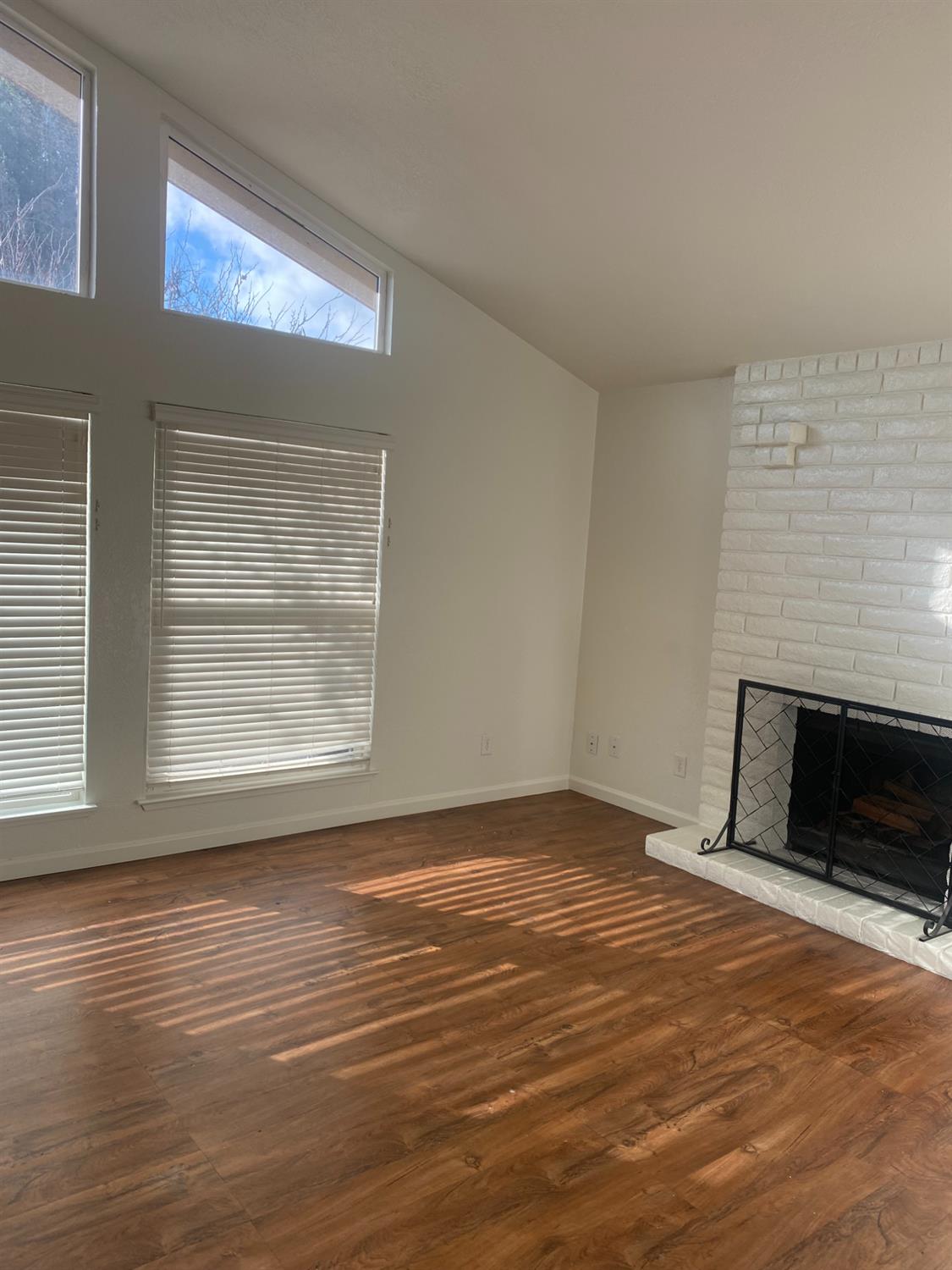 3136 W Austin 101 & 102 Way, Fresno, CA 93722