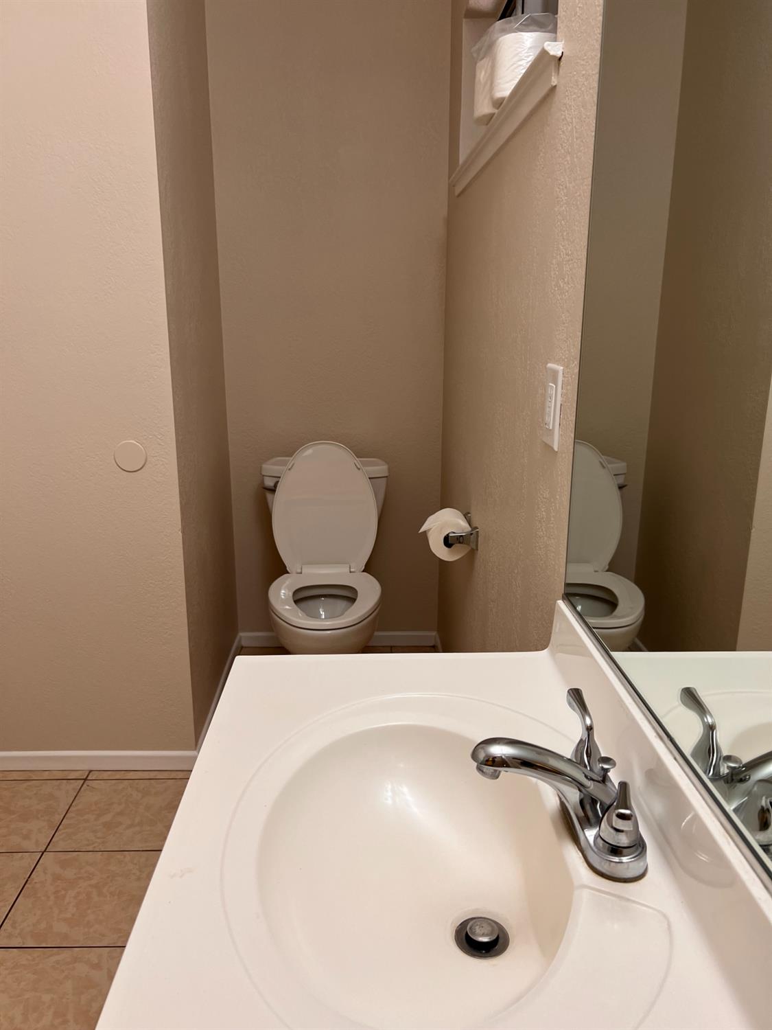 3136 W Austin 101 & 102 Way, Fresno, CA 93722