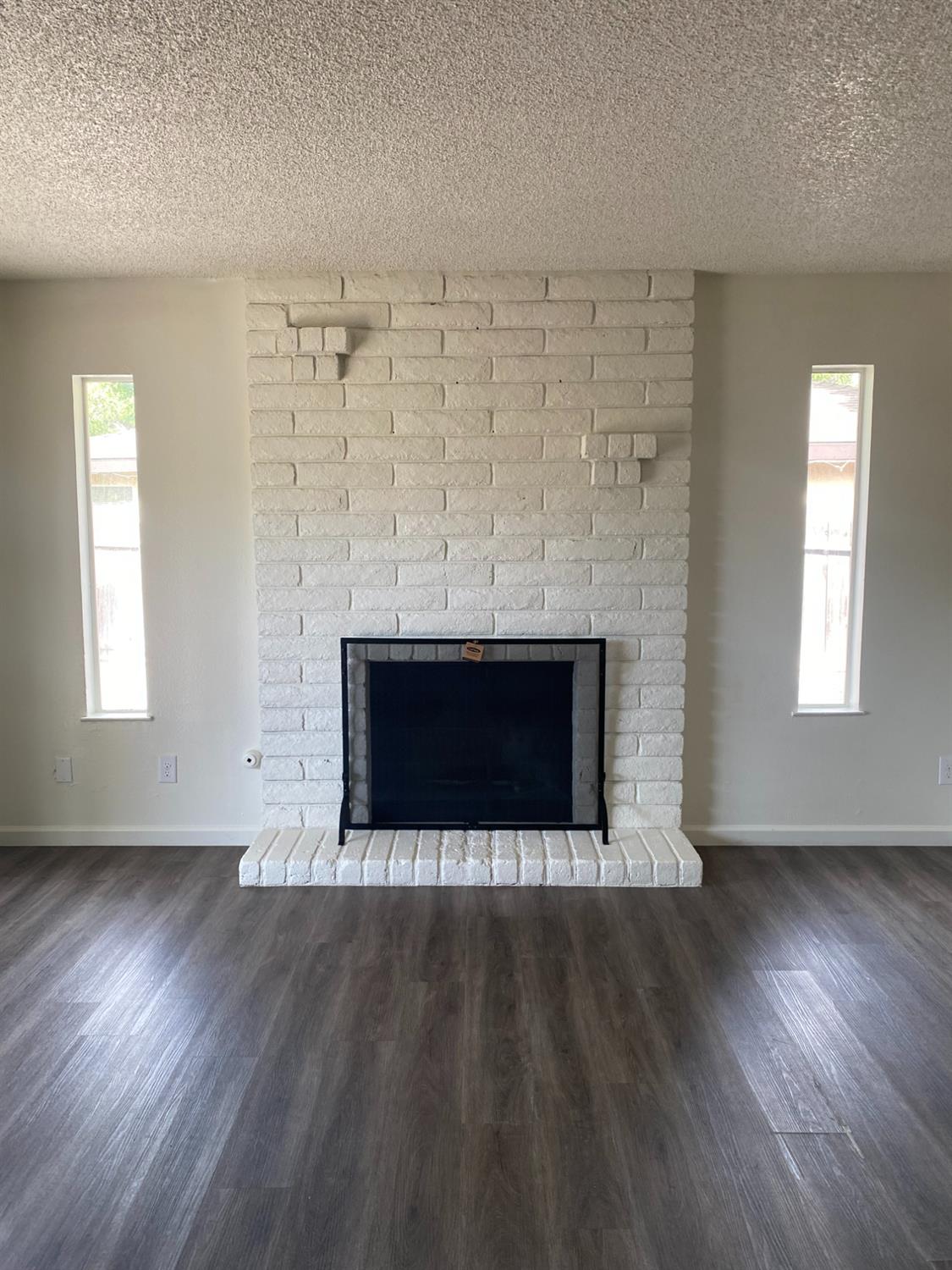 3136 W Austin 101 & 102 Way, Fresno, CA 93722