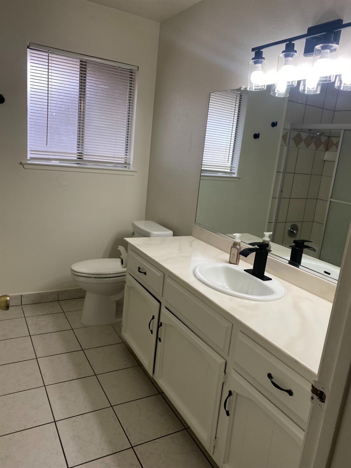 3136 W Austin 101 & 102 Way, Fresno, CA 93722