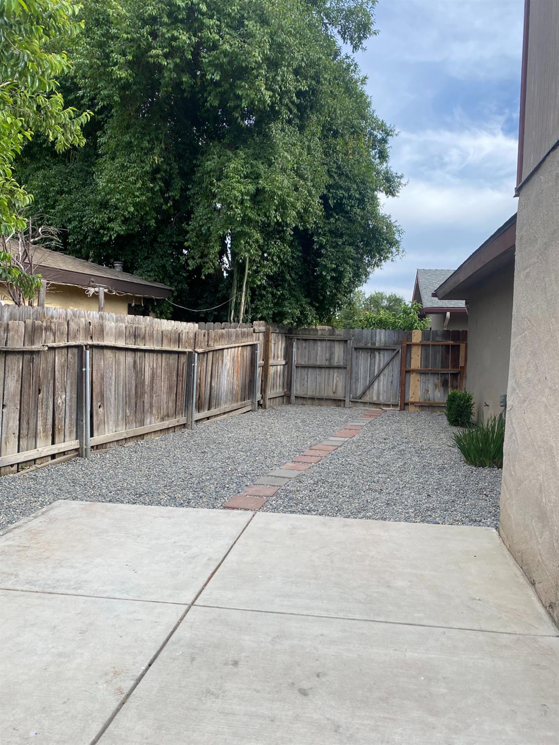 3136 W Austin 101 & 102 Way, Fresno, CA 93722