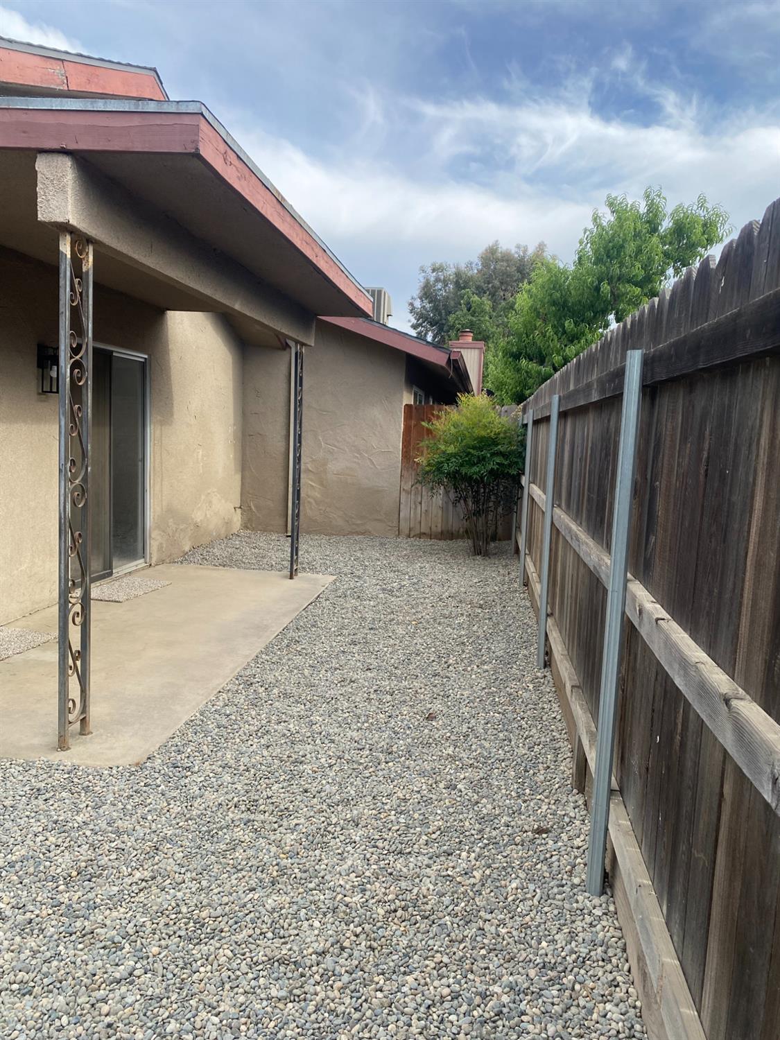 3136 W Austin 101 & 102 Way, Fresno, CA 93722