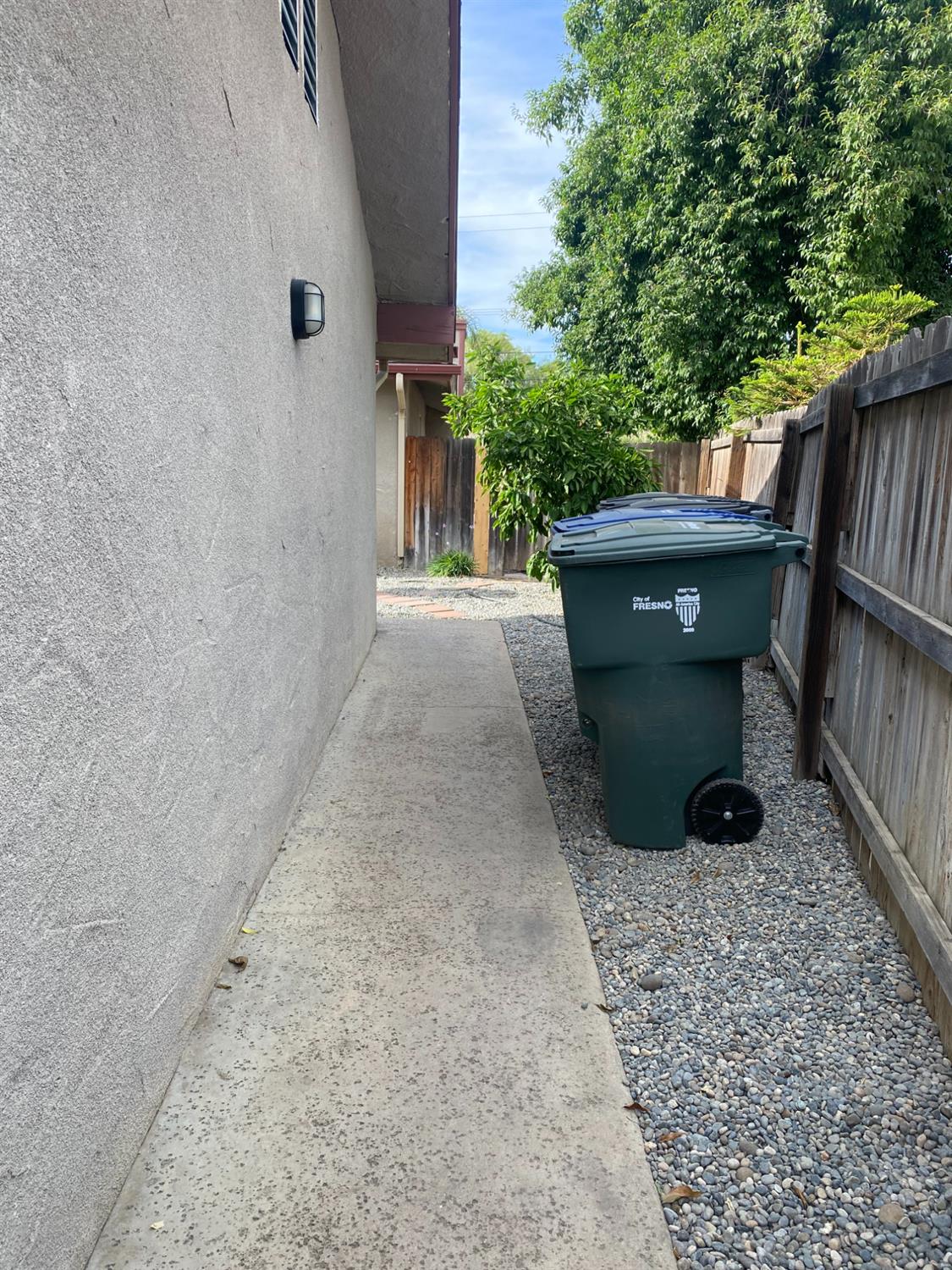 3136 W Austin 101 & 102 Way, Fresno, CA 93722