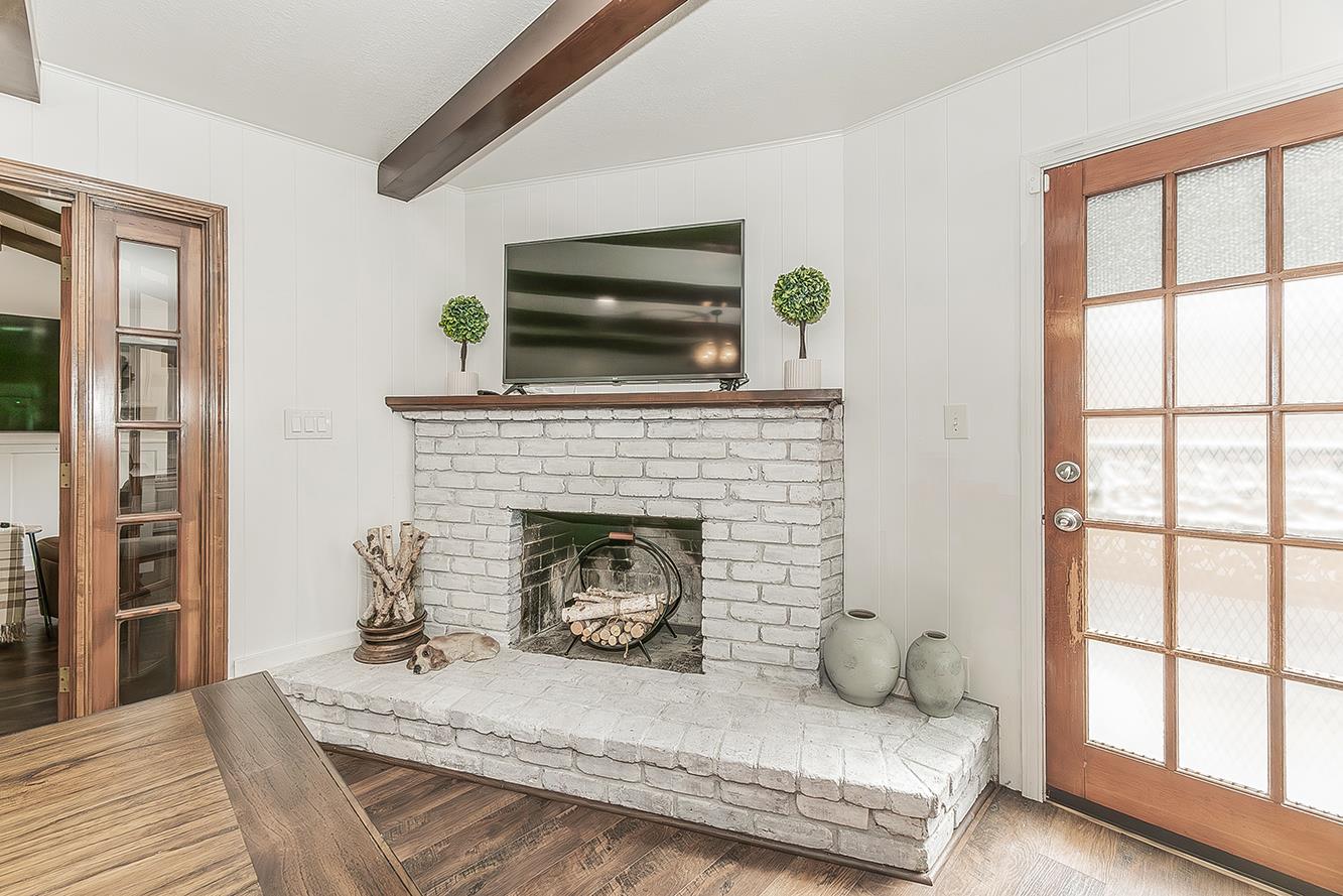 5915 E El Monte Way, Fresno, CA 93727