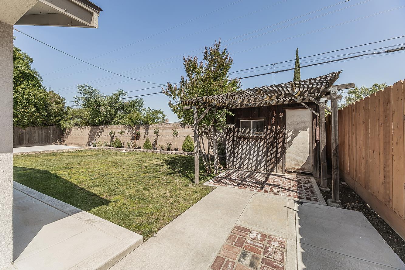 5915 E El Monte Way, Fresno, CA 93727