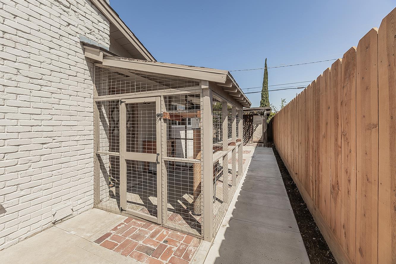 5915 E El Monte Way, Fresno, CA 93727